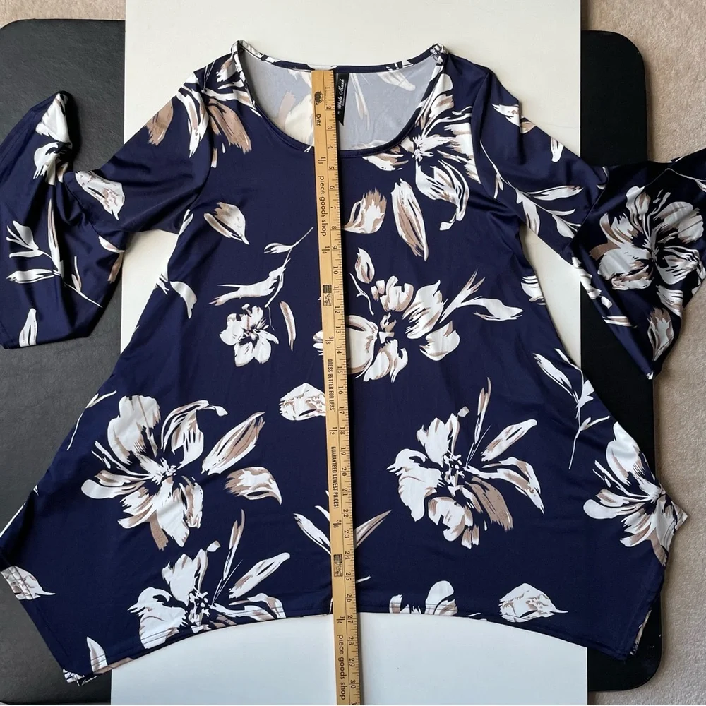 Floral Tunic, Flowy Bell Sleeves - Picture 6 of 9